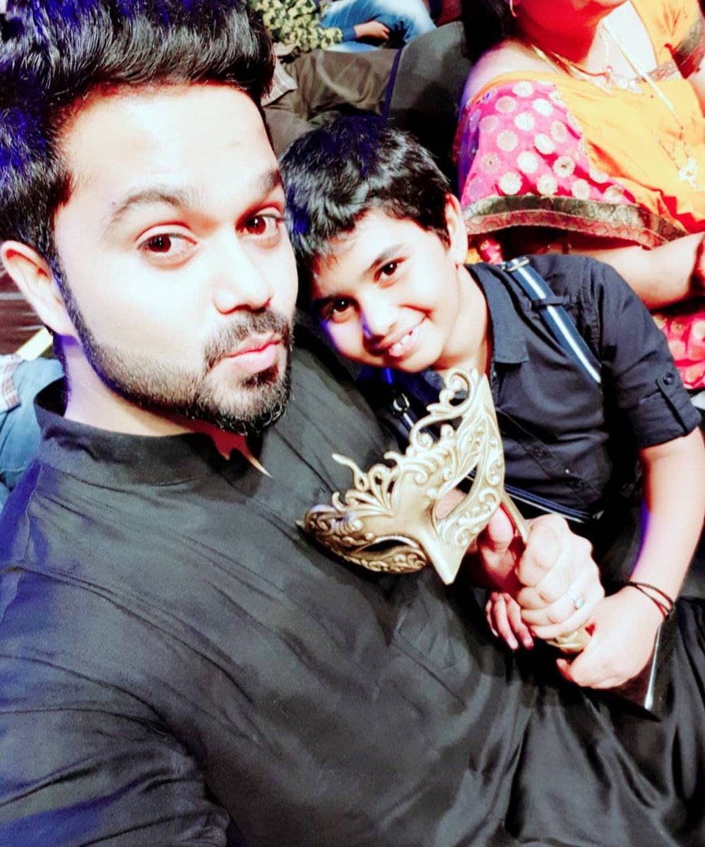 Vijay television awards 2018 best hero heroine of the year gose to our wonderful awesome semba karthick .