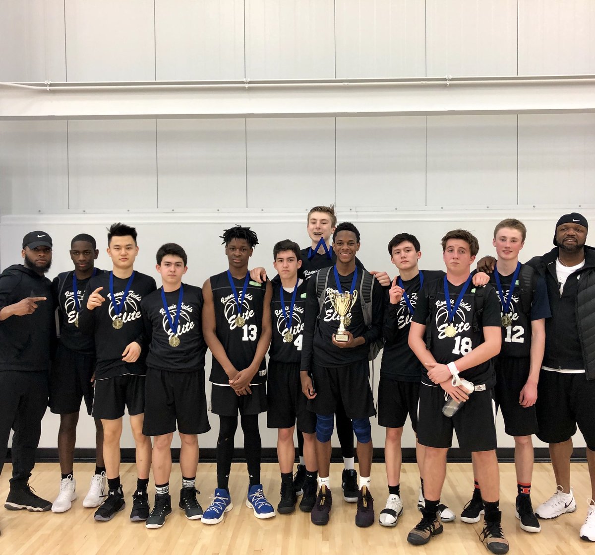 Congrats to Ronnie Fields Elite 15u Gold Champs at King of the Rock tourney. #undefeated @USAYouthHoops <a href="/FenwickHoops/">Fenwick Basketball</a> <a href="/FenwickAD/">Fenwick Athletics</a> <a href="/RonnieFields23/">Ronnie Fields</a>
