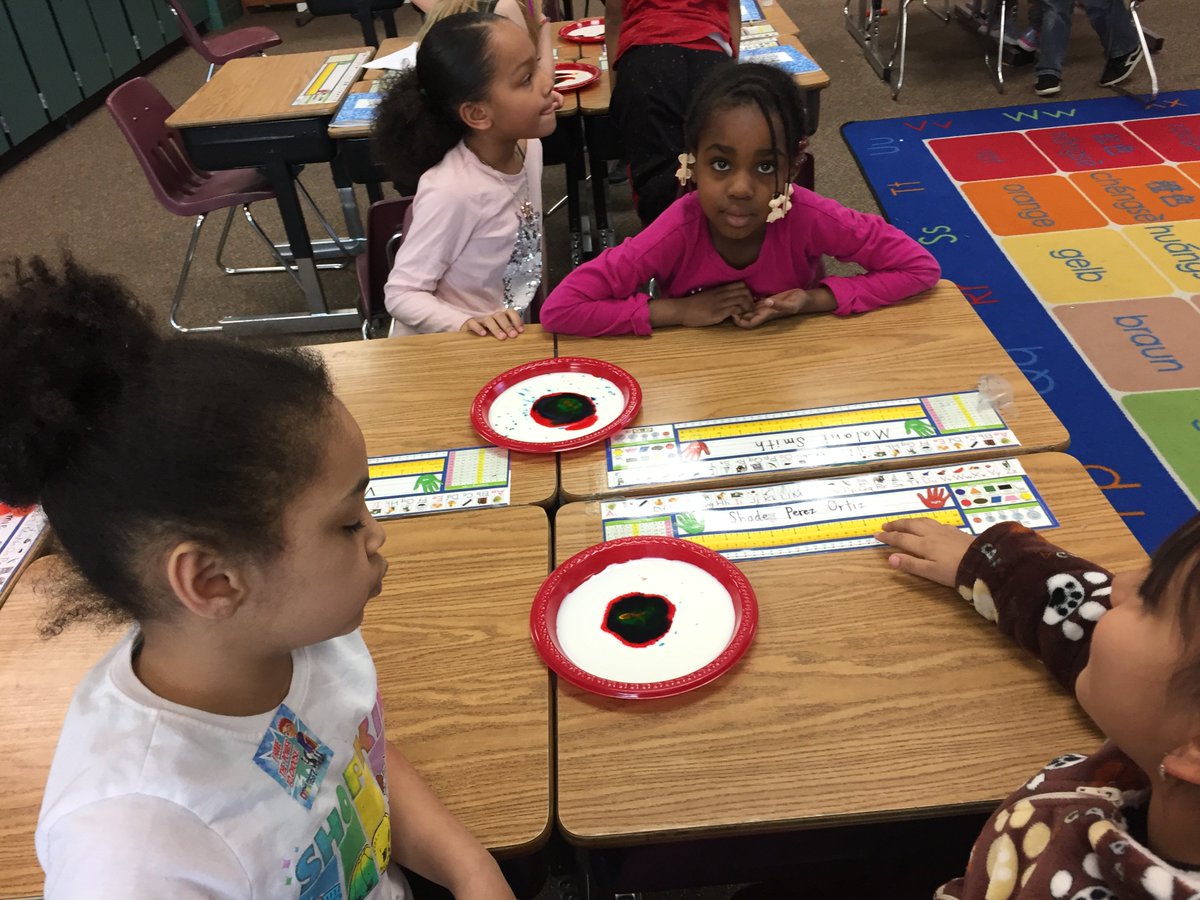 TroupClassSSP's tweet photo. Our inquiry into "How Things Work" is a student (and teacher!) favorite. Here are students before and after one of our first "experiments" in class.
#ssppride #tryeverythingkec https://t.co/8z3rdzkruq