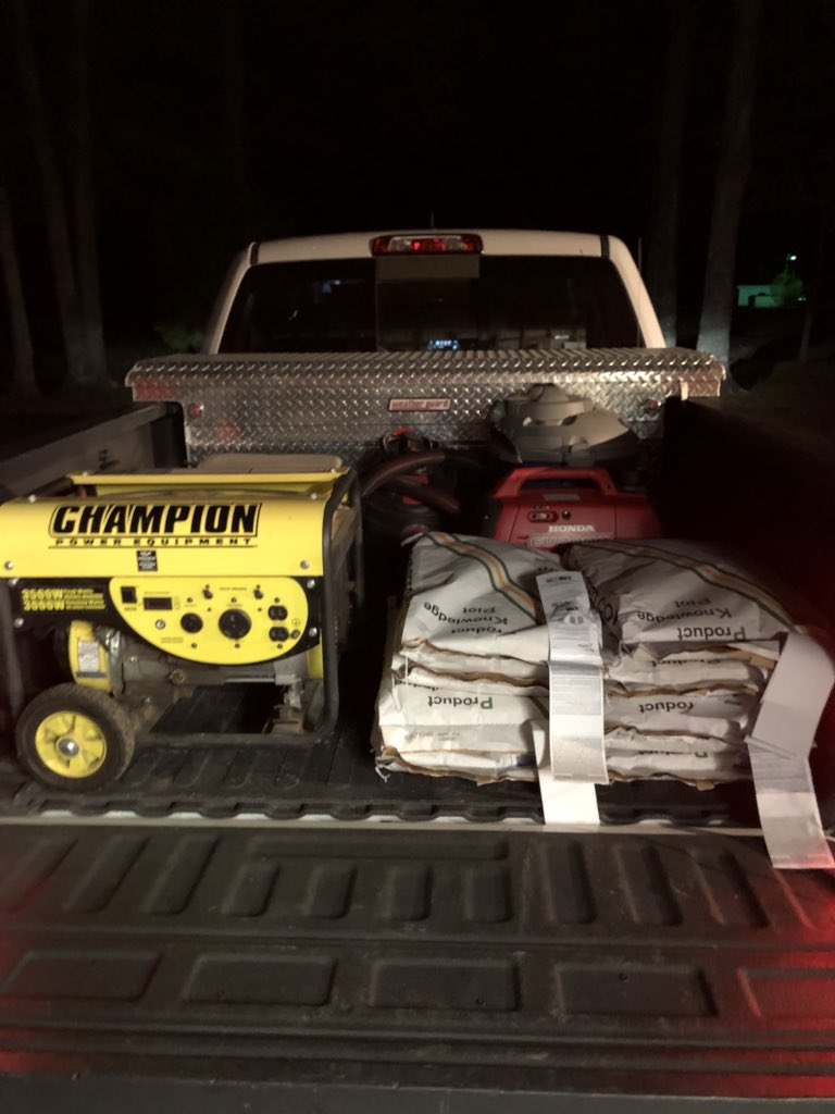 blacklandboyd's tweet image. When farmers are helping me @DuPontPioneer, @PioneerSouthern and @corteva, I don’t want to slow them down when time is precious! Thanks to all my plot cooperators! #bePrepared #plot18 #plant18