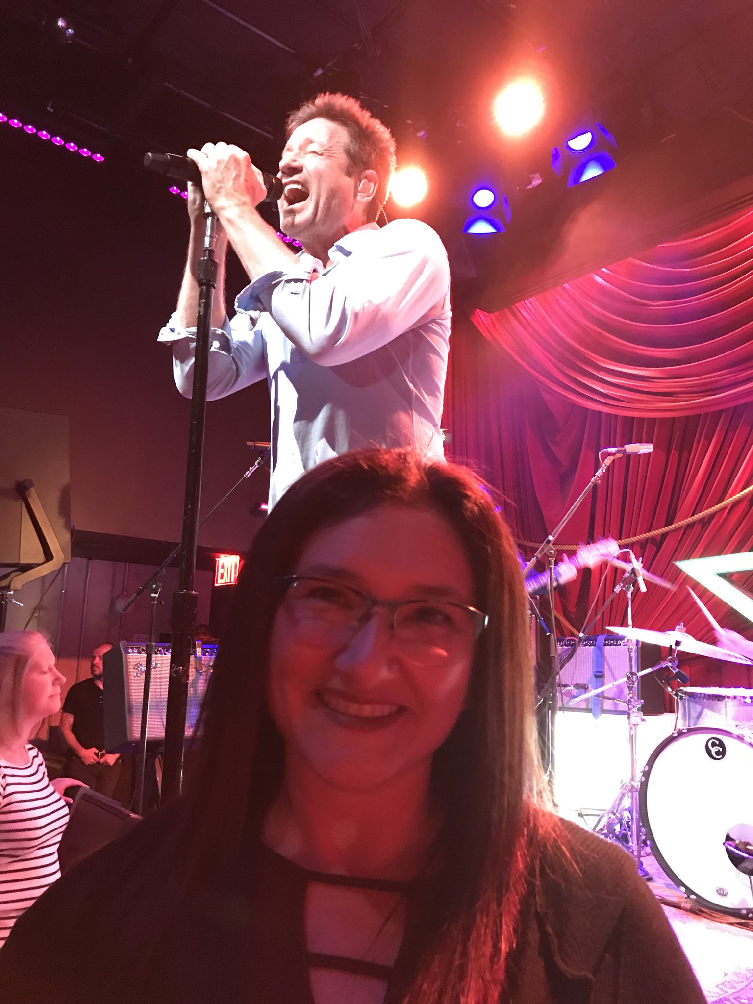 2018/04/22 - Tribeca Film Festival presents David Duchovny Live DbbhsZuU8AALgLf