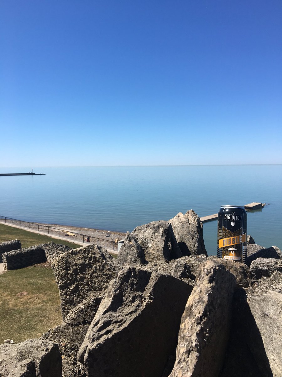 Sarynraex's tweet photo. Decided to venture to Lake Ontario today. #dibble #theviewthough https://t.co/lcG7lLTprx