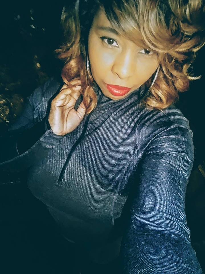 CelebTrackMeet's tweet photo. Me in RED...lol. Happy Sunday
#kimtumey #RedLipstick #celebrity #celebritybroker #celebritybooking #BlackInkCrew #BlackGirlMagic #celebritypr https://t.co/dZsP4VT3EN