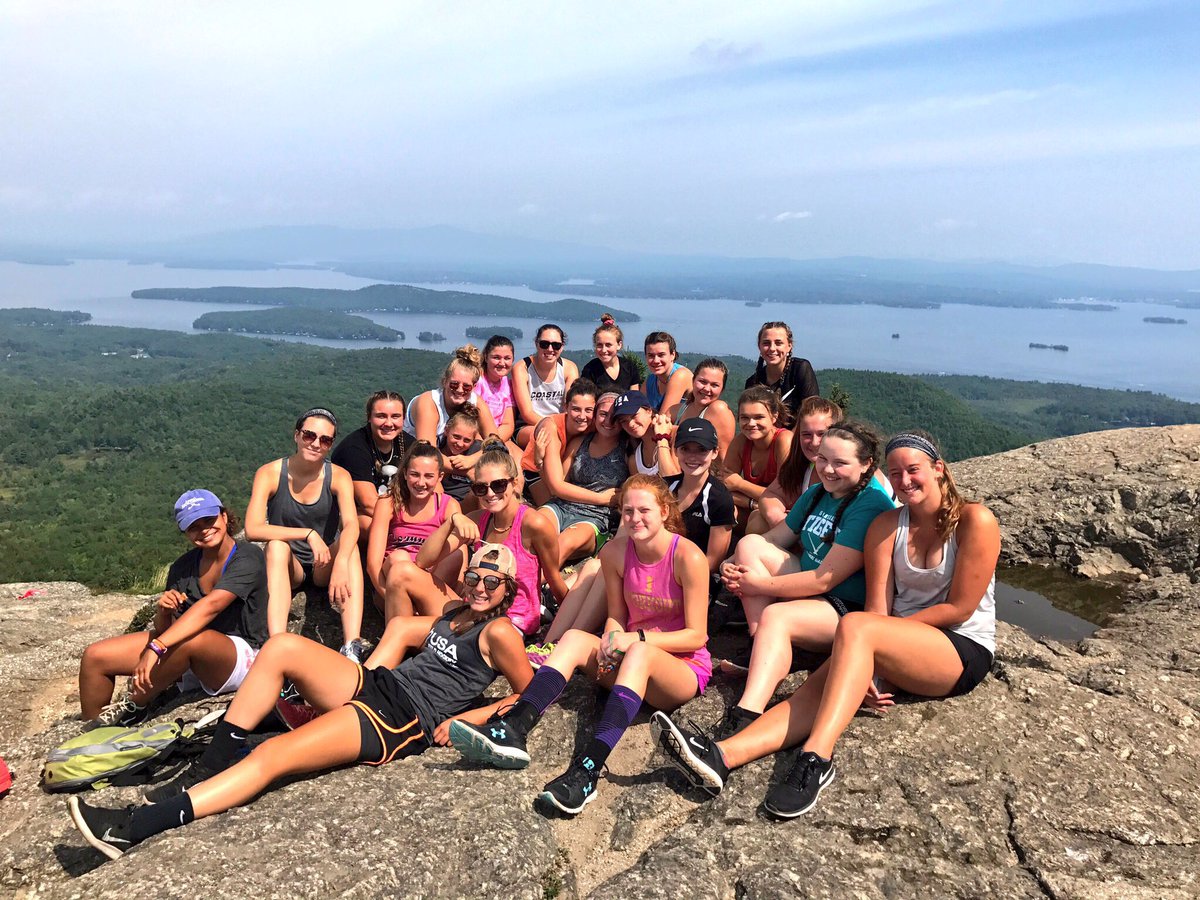 biddtigerFH's tweet photo. Happy Earth Day from your favorite hiking crew!🌿🌎🌲#weloveourearth #bhsfh #hikingpros https://t.co/xcR1QQ0He5