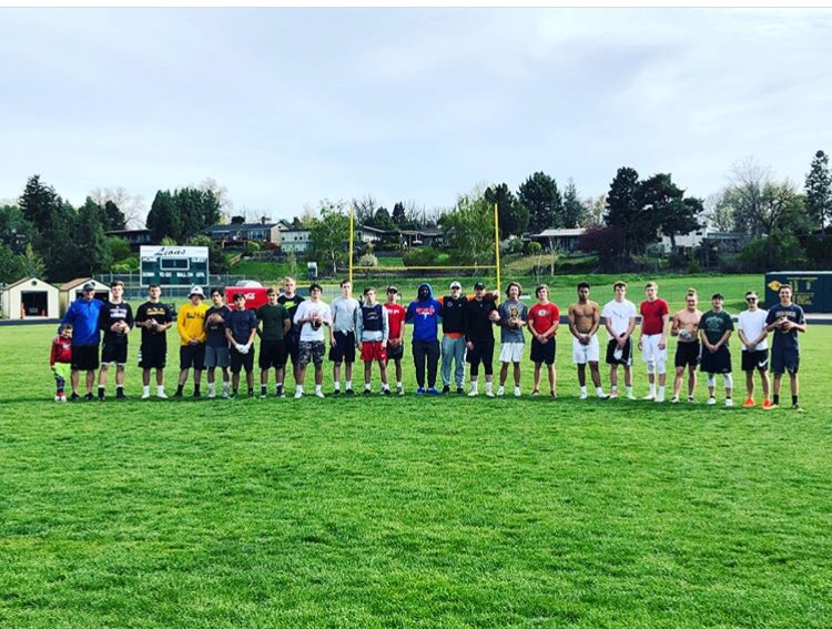 KaizenQB's tweet photo. Had an incredible Sunday session with a special guest.  Thanks to @brettryp  and @ajackzz11  for coming down and spending a couple hours leveling up our #kaizenqb members. #quarterback #football #bsufootball #bsubroncos #fieldgenerals #dimesroppers208 #qb1 #learning #kaizenmethod https://t.co/hOyrzBK4fj
