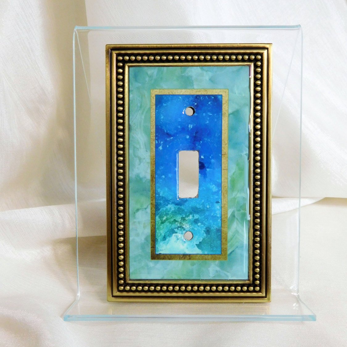 serra_artcraft's tweet photo. Light Switch Cover: Colors of the Sea, Blue Green Jewel Tones Light Switch Cover, Stone Patterns Wall Art, Ocean Echoes Switch Plate Cover https://t.co/bmqklGOszA #Art #SerraCraft #ColorsOfTheSea https://t.co/TUJKAPkQYj