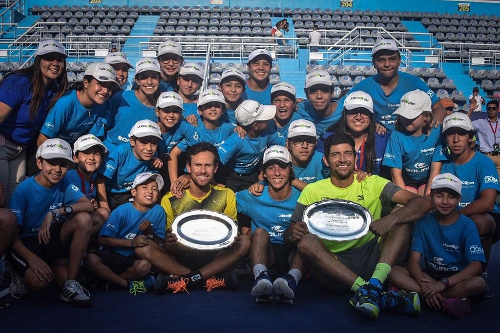 Gracias por una semana inolvidable <a href="/JaliscOpen/">Jalisco Open</a> 🙏
🏆Campeones de dobles con el graaan partner <a href="/CheloArevaloATP/">Marcelo Arevalo</a> que ademas gano singles!!
Vamooos!! 🇲🇽🇸🇻🔥