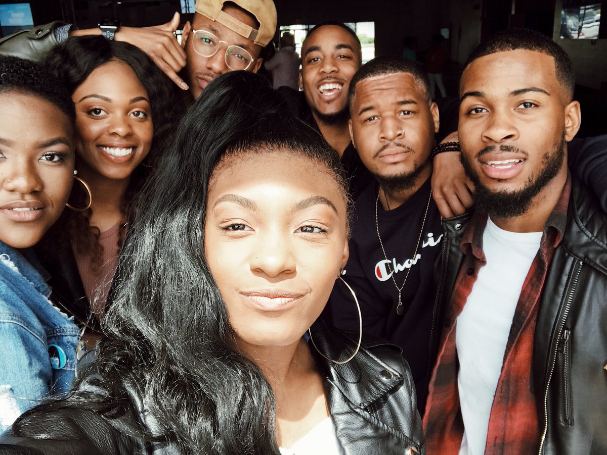 antllewis's tweet photo. In 2017, we met on Twitter &amp; we decided in 2018 we would come together. #fromtwittertoreallife #family https://t.co/d9OgPu3su7