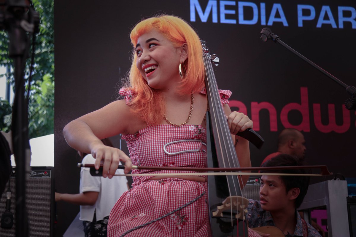 rissyrissu's tweet photo. Hello to this angel sent from above 💕
@coelimusic_
#RSDPILIPINAS2018 https://t.co/kVTM6ajox1