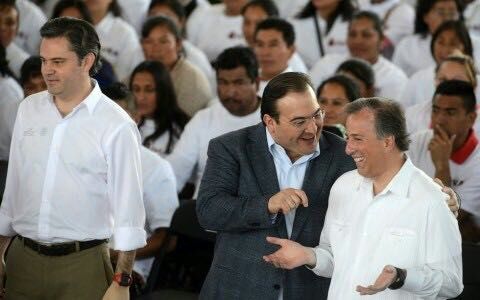 BatiNoticias's tweet photo. Oye, no seas cínico, el que hace equipo con los malos eres tu ¿no? 

#DebateINE
#DebatePresidencial2018 https://t.co/TiOTacktwa