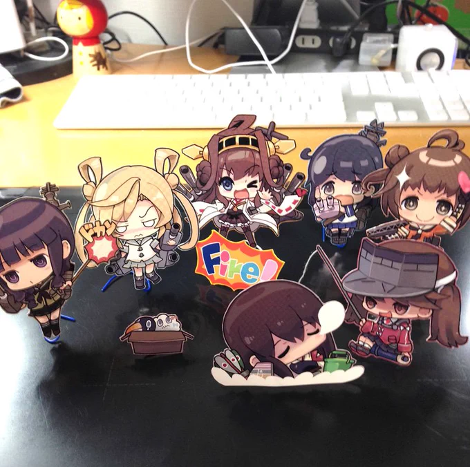 日付的に一番最初に描いた艦これの絵 ちゃんと潮もいますね でもまだこの頃はたくさんいる艦娘の一人だったと思う 