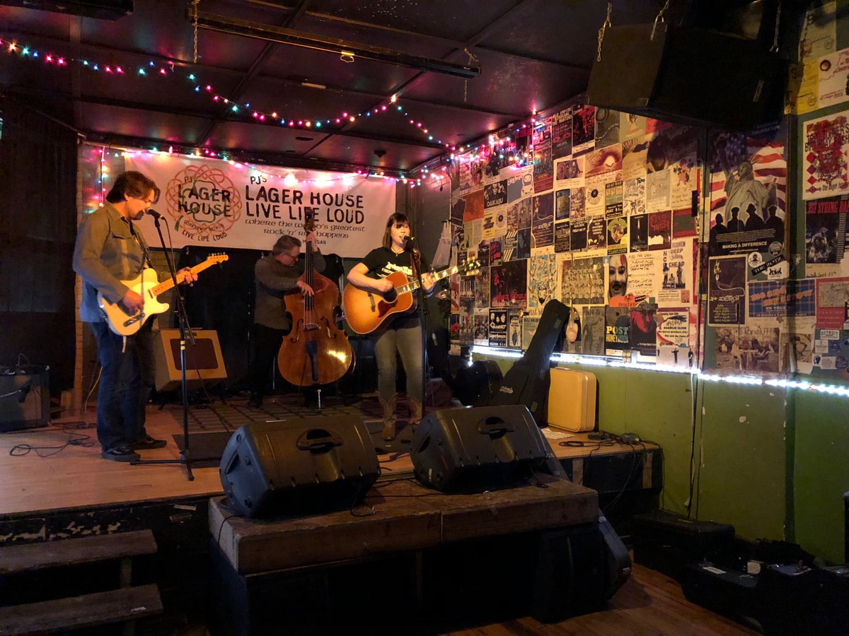 joserrapere's tweet photo. Whiskey Charmers Killing it at PJ’s Lager House right now. https://t.co/23XX5b60ue