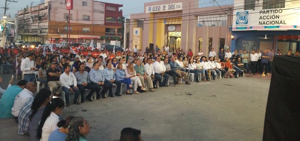 NetoRobinsonMx's tweet photo. Debate 2018 #ConAnayaPorMéxico https://t.co/S9sGbBMUC4