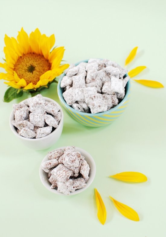 LindseyLeeandCo's tweet photo. For the ultimate sweet snack that is #allergyfriendly and  #glutenfree, try this @SunButter Puppy Chow. It is easy, crunchy and sweet, but be careful. It is addictive!   https://t.co/SaEMxG3Kcc    #ad #snack https://t.co/5RudQDmQJb