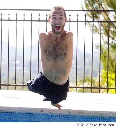 Rhevolver's tweet image. Yo robándote un beso si el Bronco es presidente #DebateINE