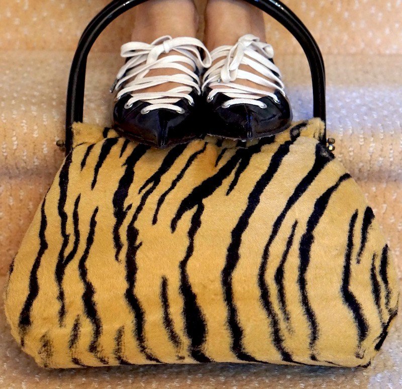 stylenudge's tweet image. The Shoe And Tell Fashion Link Up – I Fell Hard stylenudge.com/the-shoe-and-t…