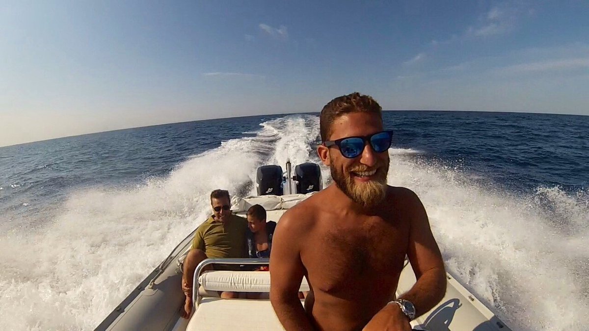 Rich dating party: selfie on sea.
richpeoplematchmaker.com
.
.
#meetrichpeople #selfie #sea #richparty #richman #richwoman #followme #Westworld