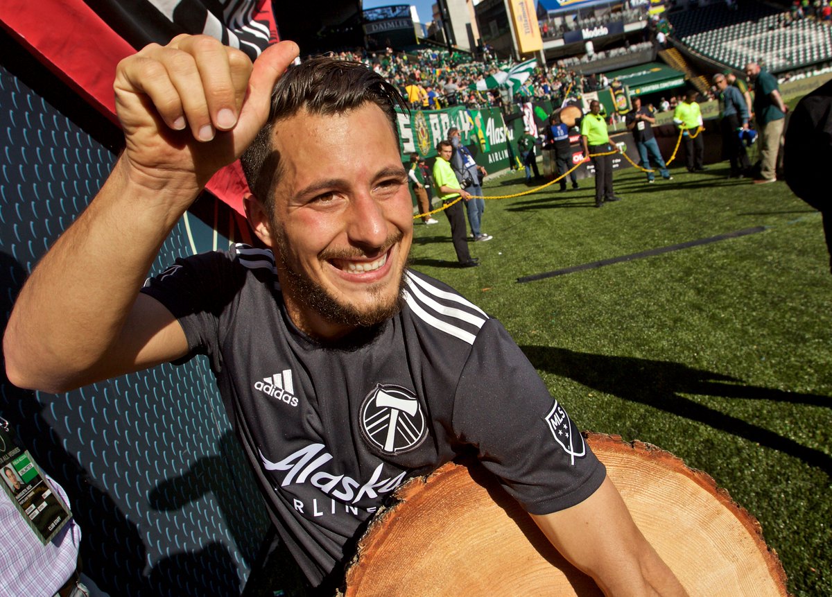 Smiles and soccer in the sun.😁⚽☀️  Day in Pictures: timb.rs/Phb430jCyyk #RCTID #PORvNYC https://t.co/YdwRbNtb25