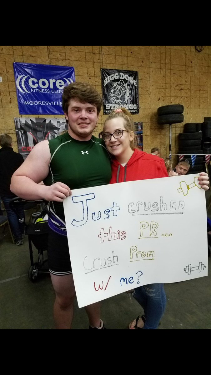 biff5990's tweet photo. 364 days in between the two pics. 40 pounds on my raw squat, 5 pounds on my raw bench, and 25 pounds on my raw deadlift. So many improvements, but the one thing that was impossible to improve was my gorgeous girlfriend. Thank for loving me even when I look dead after meets. ❤️ https://t.co/D7EG0Nym9X