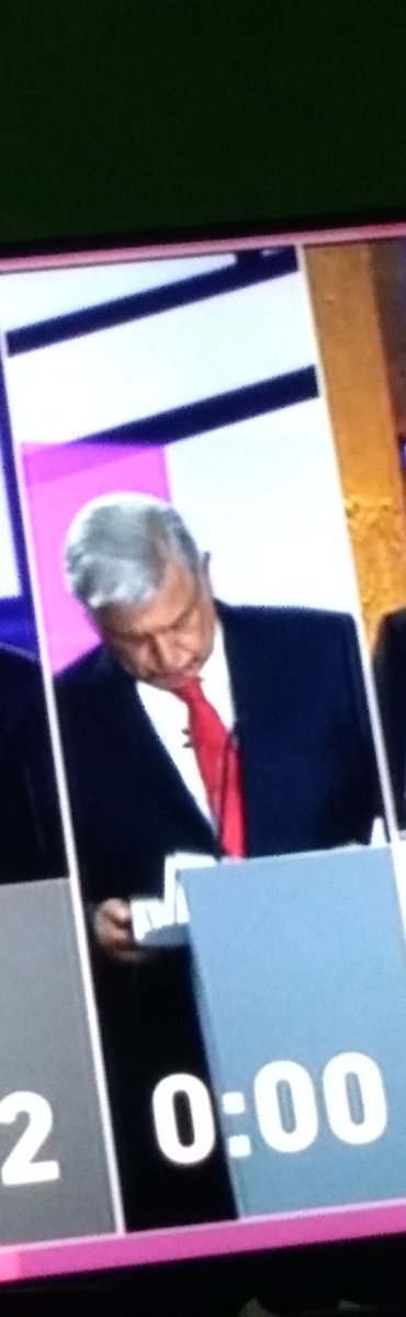 CrisFeik25's tweet photo. #DebateINE
Yo buscando los motivos para que te quedes conmigo ☹️ https://t.co/E8wKNwkh3m
