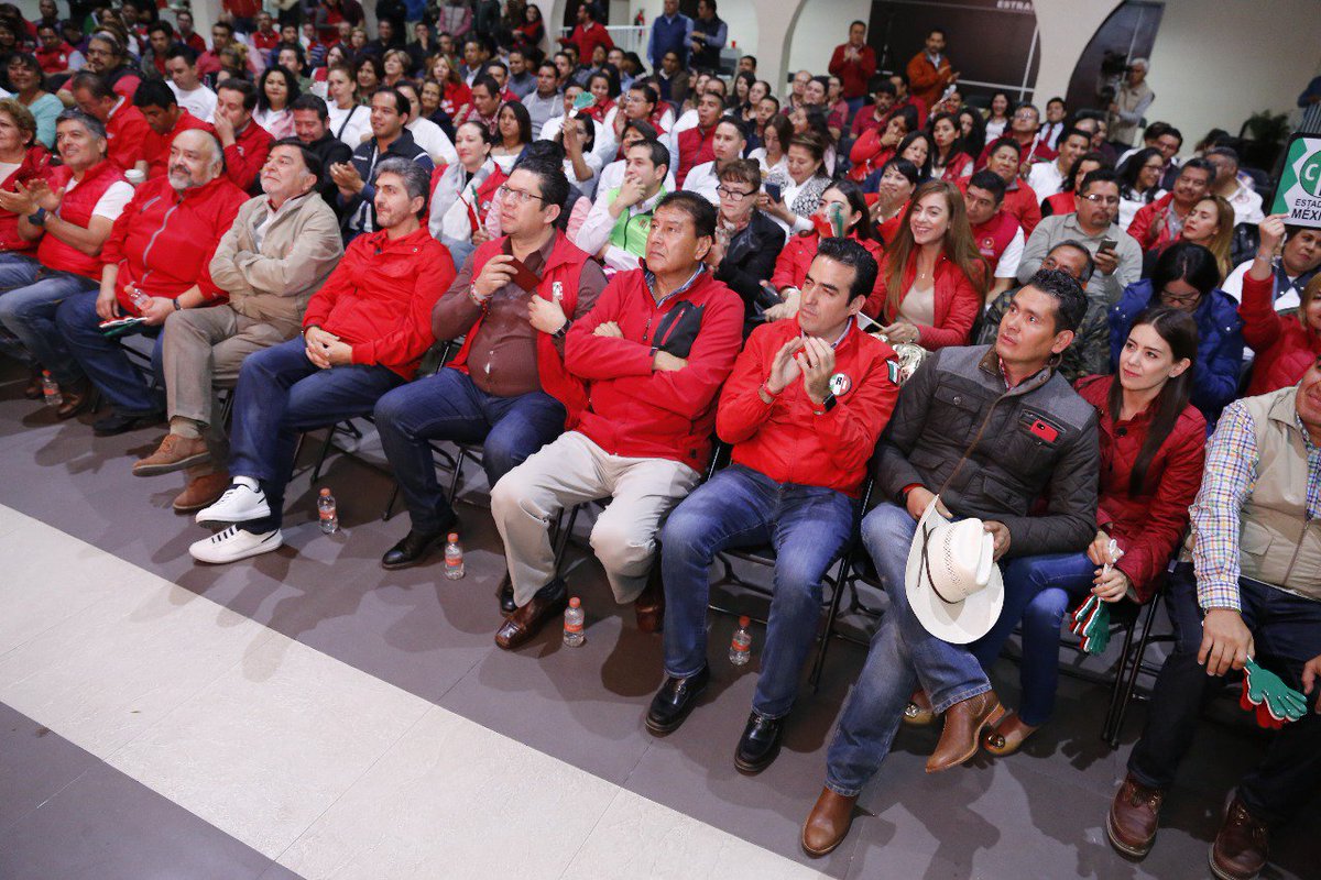 ErnestoNemer's tweet image. La mejor manera de ejercer nuestro derecho al voto es escuchando, tener elementos para confrontar propuestas; en el #DebateINE tenemos al mejor candidato @JoseAMeadeK, quien tiene las mejores propuestas, las que sí son viables para los mexicanos. #MeadePresidente
#MéxicoConMeade