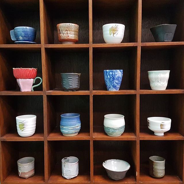 teashirtsau's tweet photo. The range and beauty of #austcs cup submissions!
#tea #teacups #tw https://t.co/9btNpNUtJI