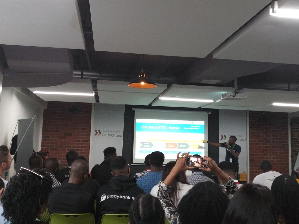 GrahamIngokho's tweet photo. @googleafrica Launchpad Africa at the @iHub Mentoring the next wave of African startups. #HTP2 #changingAfricaInOurLifetimes https://t.co/uMkmUH8per