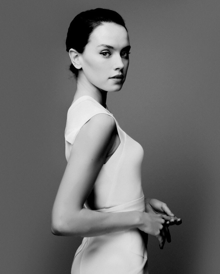 EIeutherophiIia's tweet image. ⠀⠀⠀⠀♛ —; #SᴇᴅᴜᴄᴛɪᴠᴇSᴜɴᴅᴀʏ

     𝔖𝔥𝔢 𝔴𝔞𝔰 𝔞 𝔟𝔢𝔞𝔲𝔱𝔦𝔣𝔲𝔩 𝔴𝔦𝔩𝔡 𝔰𝔱𝔬𝔯𝔪;
     𝔫𝔬𝔱 𝔱𝔥𝔢 𝔨𝔦𝔫𝔡 𝔶𝔬𝔲 𝔯𝔲𝔫 𝔣𝔯𝔬𝔪,
     𝔱𝔥𝔢 𝔨𝔦𝔫𝔡 𝔶𝔬𝔲 𝔠𝔞𝔫'𝔱 𝔥𝔢𝔩𝔭 𝔟𝔲𝔱 𝔠𝔥𝔞𝔰𝔢.