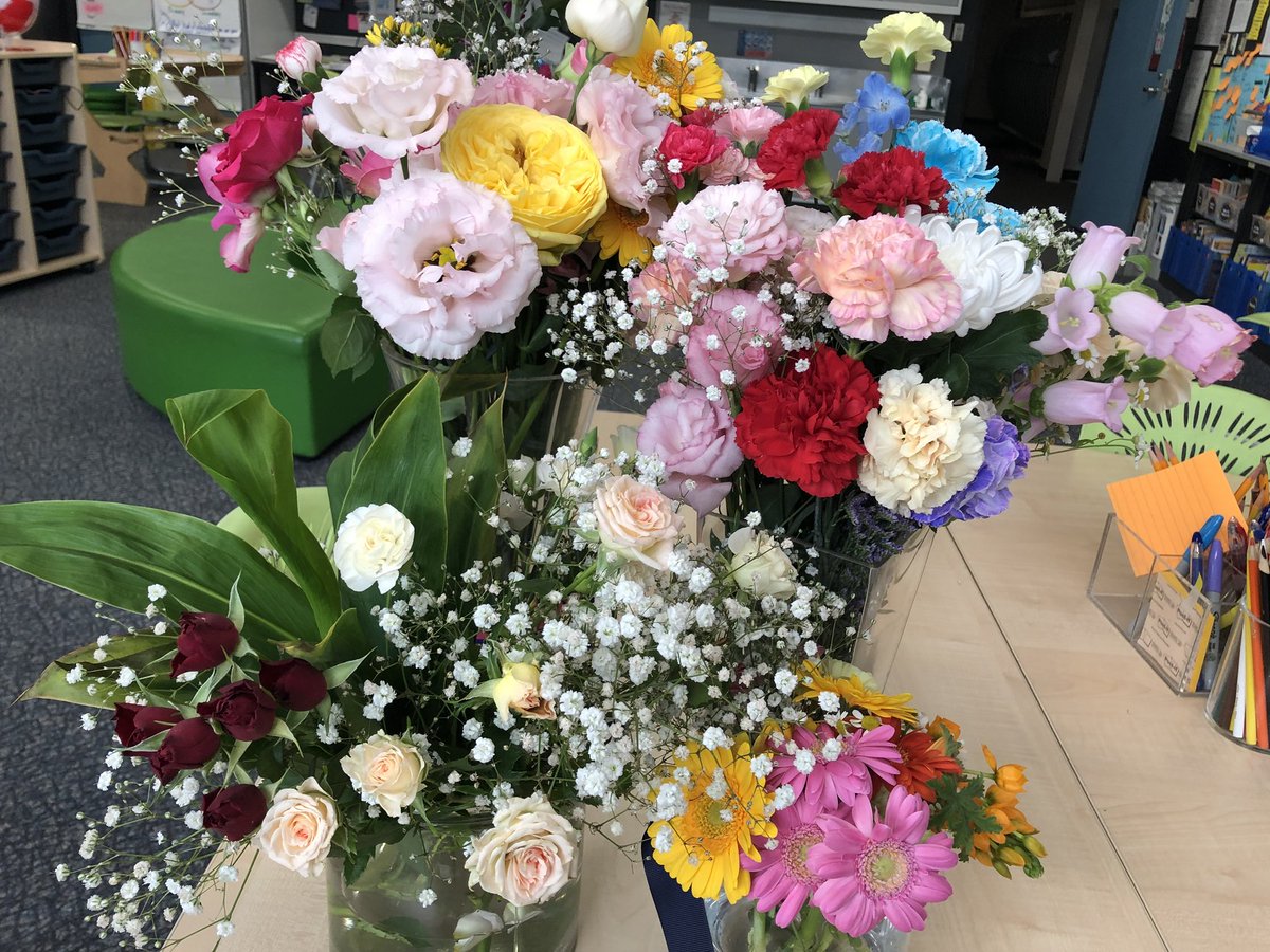 asij4T's tweet photo. To 4T families and students, Thank you for the showering of beautiful flowers this morning. It was a generous and thoughtful surprise. https://t.co/Vu79sscncy