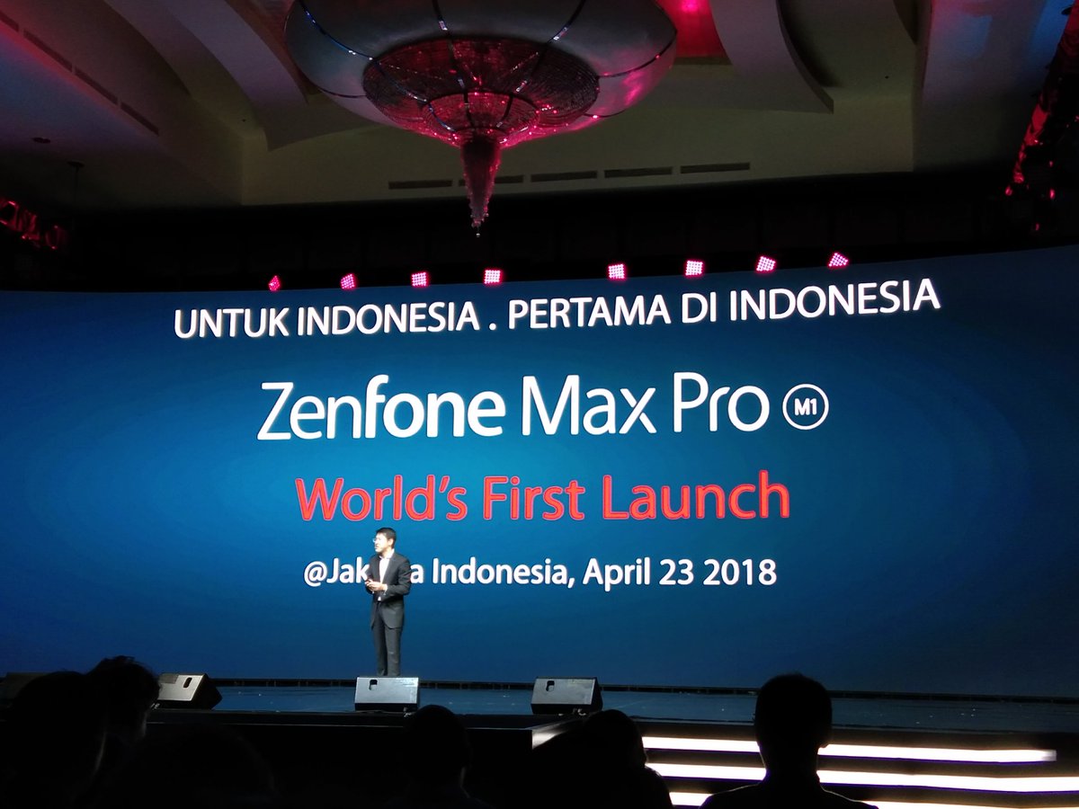 herrysw's tweet photo. Indonesia adalah pasar penting bagi Asus. Karena itu, Indonesia dijadikan negara pertama di dunia yang dihampiri oleh Zenfone Max Pro M1. #rotisus #ZenfoneMaxProM1ID https://t.co/jSFLG0cIvM