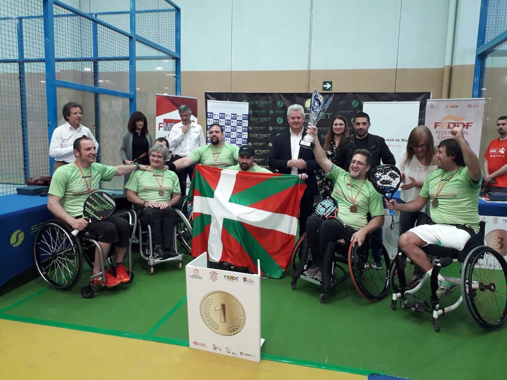FEDEDDF's tweet photo. El País Vasco se proclama primer campeón de España de pádel ♿️ desde @sansetpadel 

2o Valencia
3o Madrid https://t.co/hCNKGblrBB