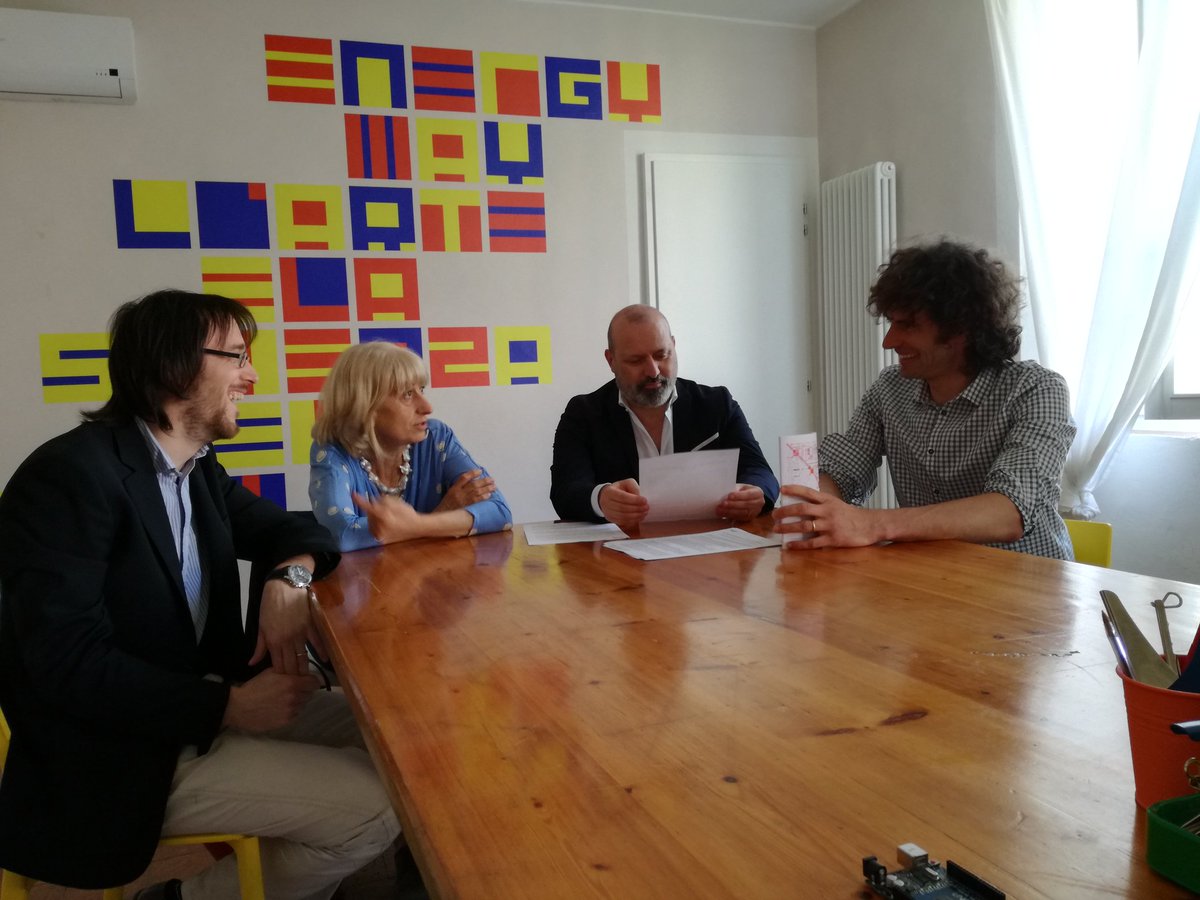 monesisara's tweet photo. Che bello iniziare la settimana in una #startup diventata #PMI: più di 30 persone, età media 30. È  #energyway #Modena #giovani #valori #pianodicrescita. https://t.co/4mI6mGya9R