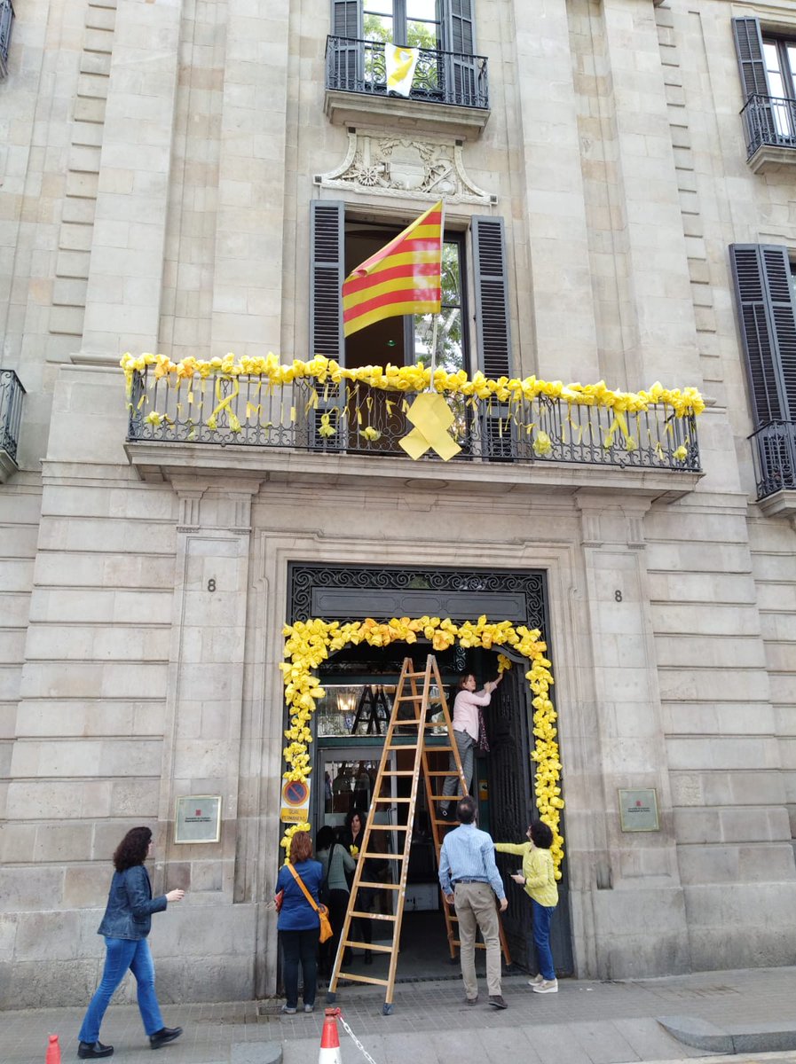 MRosaPascualRo1's tweet photo. Departament de cultura de la generalitat, ara mateix, Visca!!!! https://t.co/ZbZrqvMADz