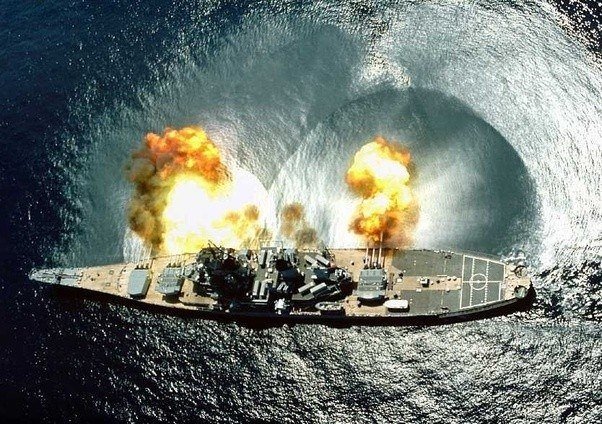 CommandDevTeam's tweet photo. "As the amphibious group enters the landing area, the first troops are put ashore. With an Etendard IVP providing recon overhead, Iowa starts to engage enemy infantry units with 16-inch gunfire."
#CMANO #NorthernInferno AAR#13 - Deliverance
https://t.co/mfl6imkts1 https://t.co/Wumt2GZW6I