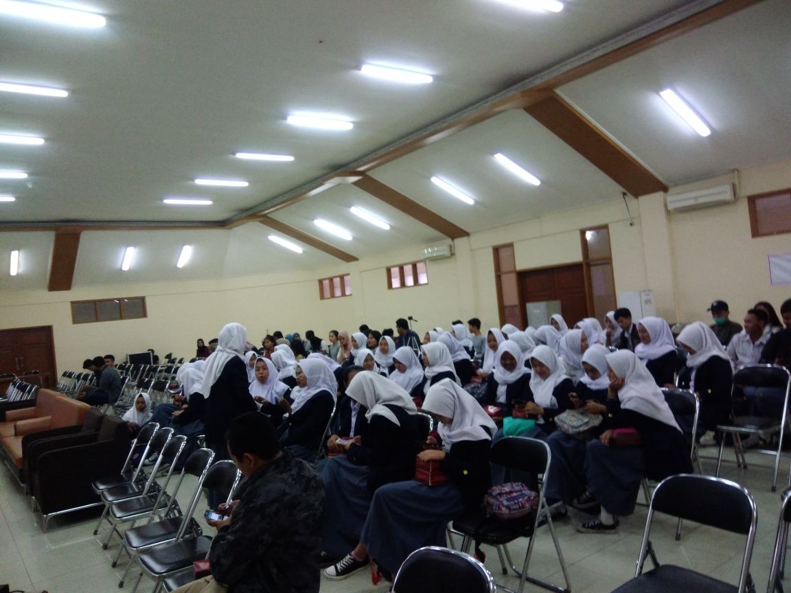 Ayo segera merapat, karena Rock the Vote Indonesia di Universitas Pasundan sudah dimulai 😉

#rockthevoteindonesia #rockthevote #ElectainmentOnCampus #PintarPilih_UtkJabar #PilgubJabarSemarak