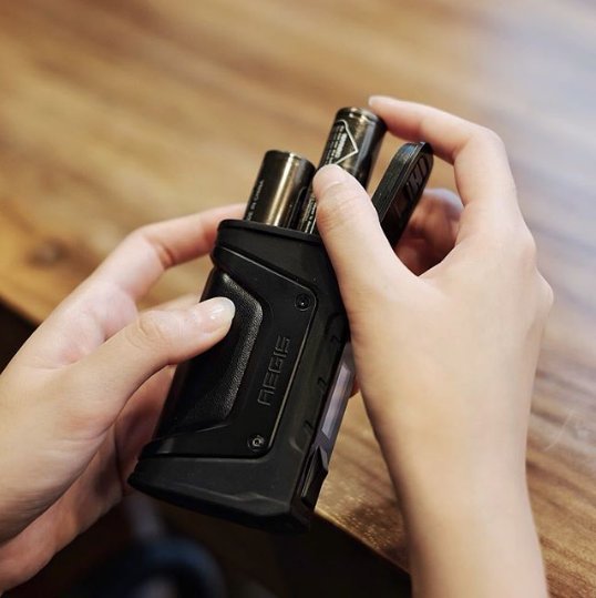 vaporldotcom's tweet photo. Difference between Aegis Mod and Aegis Legend Mod?

Single cell with 100W OR Dual Cells with 200W
Three kinds of material OR Six kinds of material

The most solid and durable mod 
Check more: https://t.co/6Z6qccVDFY

#Vaporl #Geekvape #AegisLegend #Legendmod #boxmod #vapenation https://t.co/7OzXUJydVW