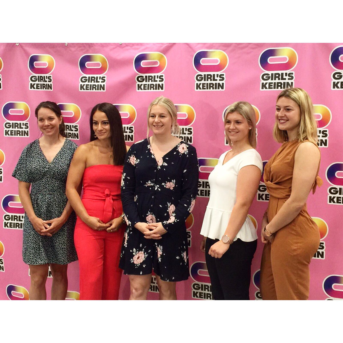 Let’s go for girls keirin, I am so happy to share that with this beautiful girls !🇯🇵🙏🏻🤗 #newexperience #2018 #girlskeirin #jka #letsgo #trackcycling