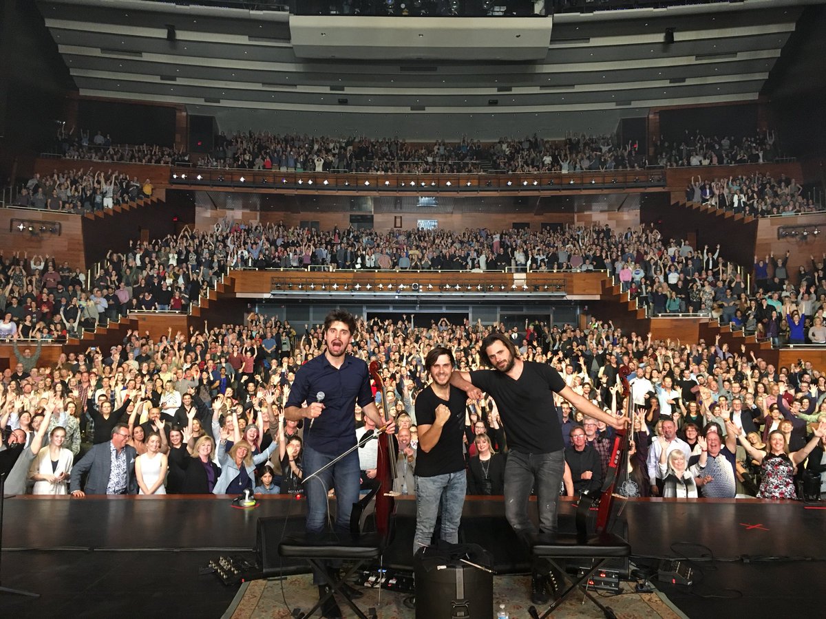 lukasulic's tweet photo. Thank you Calgary for 2 amazing shows in one day!!!🇨🇦💪🇨🇦👊 #2cellos https://t.co/A3K1qId0w5