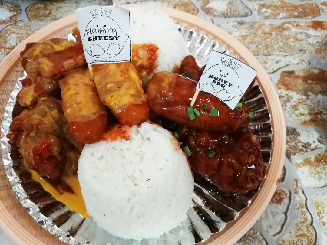 noelcasubha's tweet photo. THE BEST chicken wings ever! Mura pa! Get the unli platter for 199 and try the Flaming Cheese-flavored wings.
Walang sinabi ang BonChon at Wingstop. Hehe. Seriously, visit them now. #wingzania #sanpablo #wheninsanpablo
https://t.co/NiZ3FQVoiR https://t.co/3USdLrk5J9