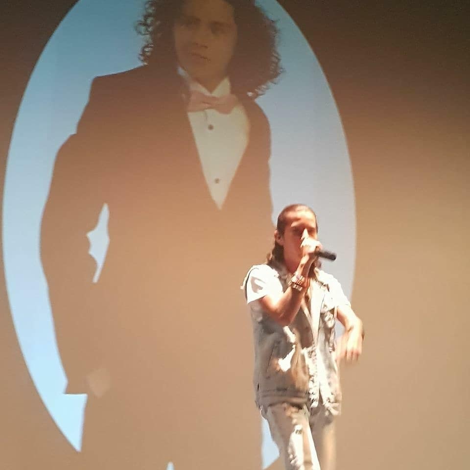 freyre_luz's tweet photo. EXITO TOTAL DE #CARLOSMEZA EN #INTERCHAVOZ2018 #GRACIAS #JORGEDALESSIO #GRACIAS #INTERCHAVOZ GRACIAS #PÚBLICO GENIAL @carlosmezaof @carlosmezaoff https://t.co/j7nUMulU3a