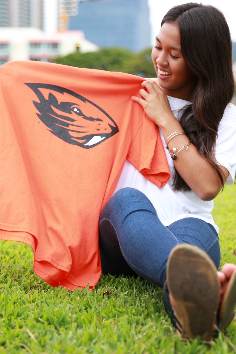 hhaaannnaa_'s tweet image. Far from what I once was but not yet what I’m going to be. I’m gonna do amazing things...just wait on it💯 Graduation is right around the corner🎓 I’ve never been so excited but yet nervous this much before. #OSUcommit #GOBEAVERS