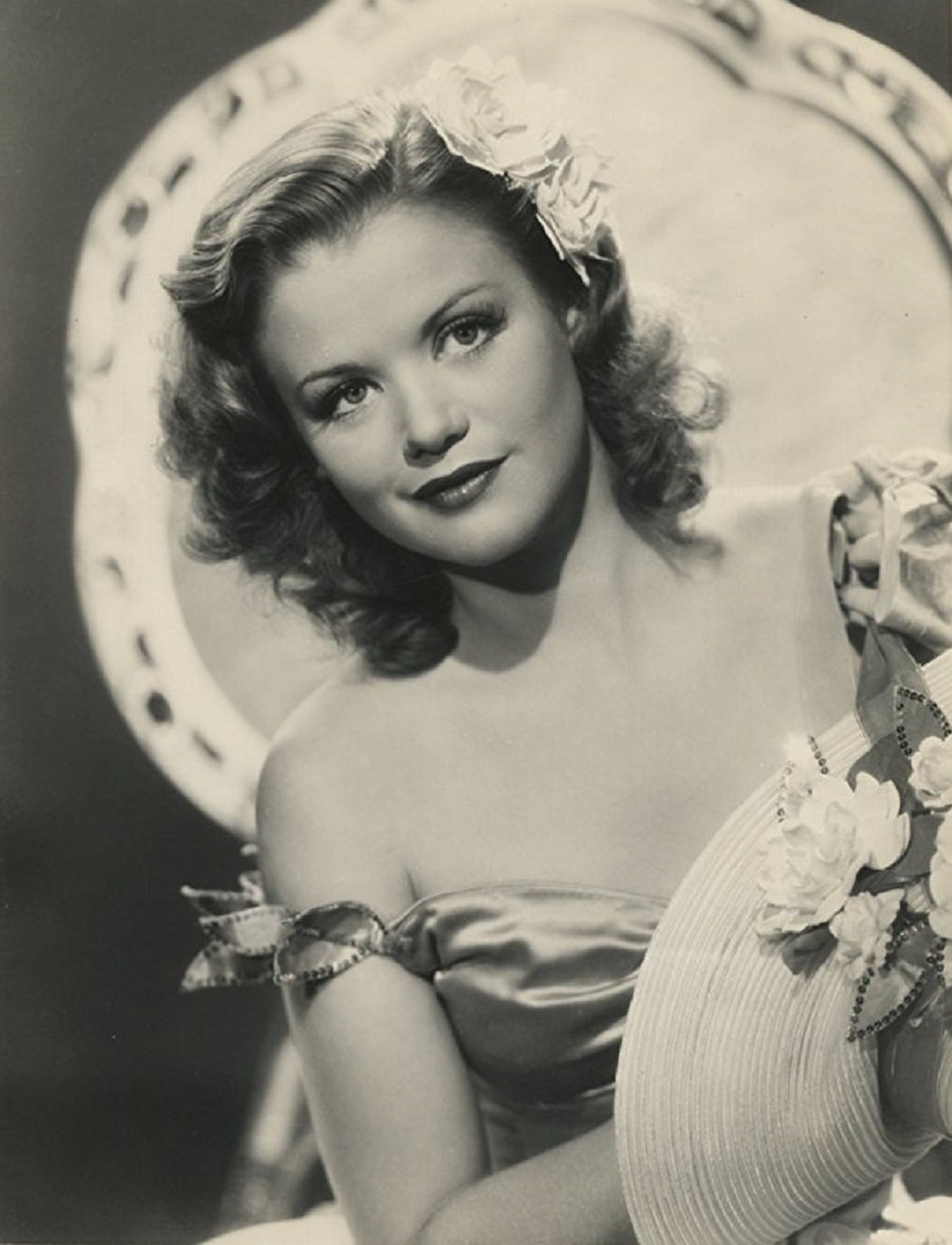 Nave フランス生れの女優シモーヌ シモン 1910 05 は今日4月23日が誕生日 獣人 38ルノワール 悪魔の金 41ディターレ キャット ピープル 42j ターナー 快楽 52オフュルス 他 T Co Udzlpavteu T Co Bozdpzwpxy Twitter