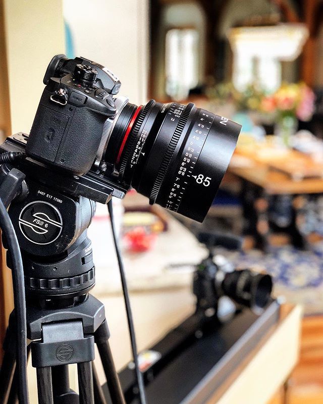_tographer's tweet photo. Love the GH5 + Speedbooster + Xeen combo. So simple and compact but so versatile and cinematic. #behindthescenes #videomaking #xeen #gh5 #speedbooster #filmic #cinematic #videoshoot #videomaker #videoproduction #4k #shotoniphonex #gratefulcrew #videosetup #dop #dof #depthobs… https://t.co/R1gRyIGchT