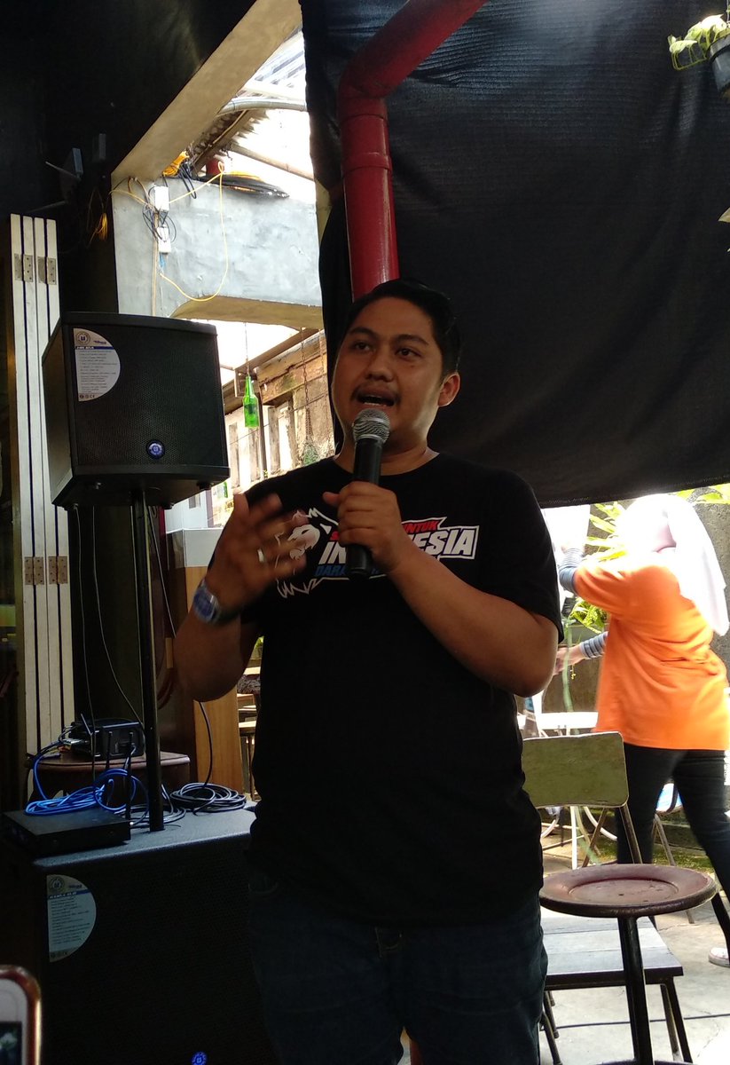 Sambutan dari produser <a href="/DBAfilm/">Darah Biru Arema</a> membuka acara. Selain pengumuman tanggal rilis, hari ini juga launching-nya video klip Darahku Biru Selalu, original soundtrack dari film Satu Jiwa Untuk Indonesia: Darah Biru Arema 2.