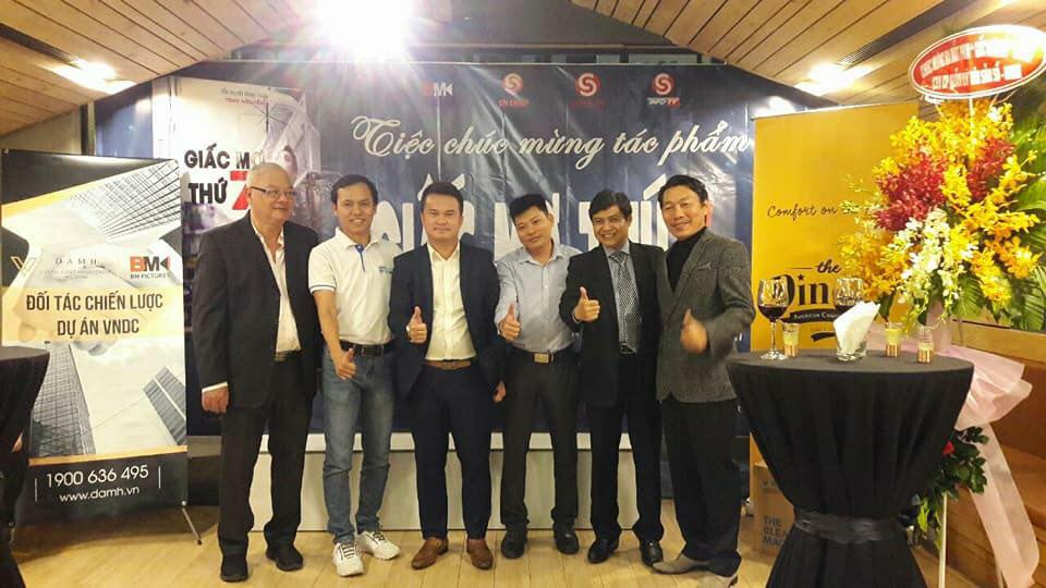 vndc_io's tweet photo. VNDC ứng dụng vào số hoá các dự án Phim. Giúp các dự án Phim gọi vốn cộng đồng, lan toả nhanh chóng, ai cũng có cơ hội là chủ của Bộ Phim mình yêu thích.

Sẽ có 10.000 Vé xem phim “Giấc Mơ Thứ 7” dành tặng cho Cộng Đồng yêu thích phim Việt https://t.co/HLNYKmqC3X