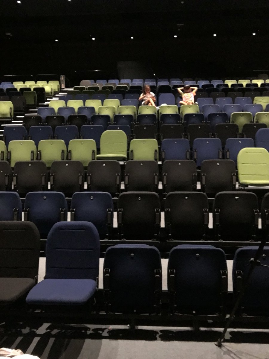 Julian Louis tweet media