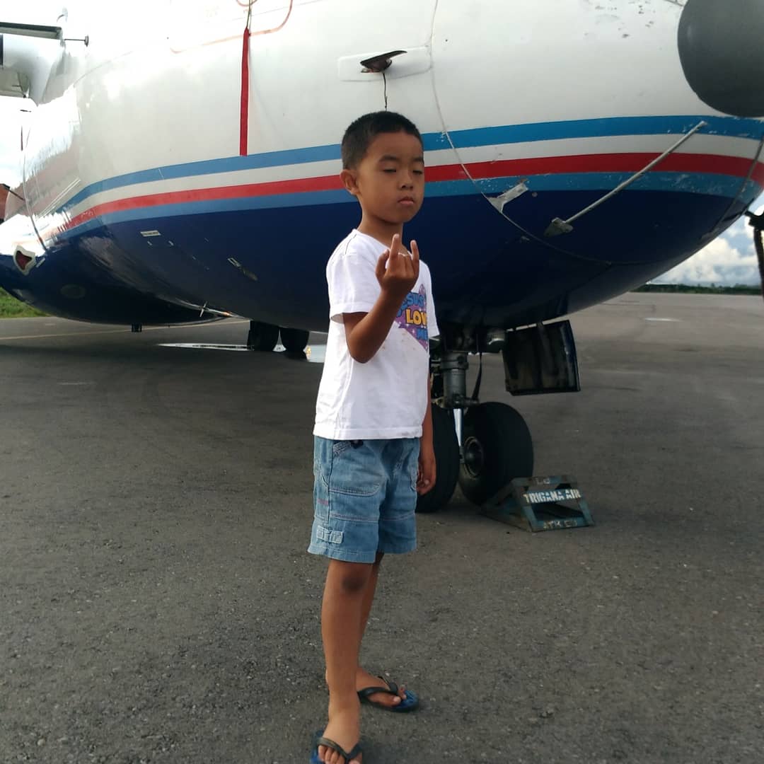LuntunganWillem's tweet photo. HUNTER AND SISTER PLAYING IN HELICOPTER 🚁 WAMENA AIRPORT #hunter #tara #Google #gogram #insostravel #helicoptermi8 #Russiahelicopter #Russia https://t.co/dIjNmfTiM3