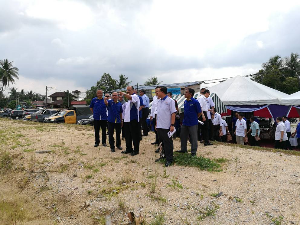 DrAliHamsa's tweet photo. Meninjau Projek Pembinaan Bangunan Guna Sama, Tunjong @MyKelantan yang akan menempatkan agensi-agensi Kerajaan  Persekutuan bagi memberi perkhidmatan terbaik kepada rakyat Kelantan.

@JKRMalaysia
@MOWorks 
#GomoKelateGomo https://t.co/gjdYl8Qqho