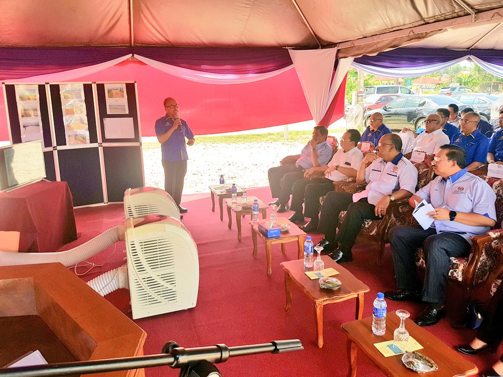 DrAliHamsa's tweet photo. Meninjau Projek Pembinaan Bangunan Guna Sama, Tunjong @MyKelantan yang akan menempatkan agensi-agensi Kerajaan  Persekutuan bagi memberi perkhidmatan terbaik kepada rakyat Kelantan.

@JKRMalaysia
@MOWorks 
#GomoKelateGomo https://t.co/gjdYl8Qqho