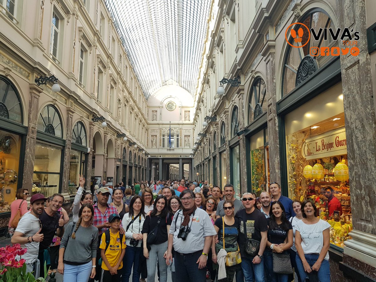 Great tour of Brussels with our guide Rodrigo.
Thank you for choosing #VIVAsTour #FreeTour
We are waiting for you in the most beautiful square in the world, Grand Place.
Remember that orange is our color. #OrangeUmbrella
vivastour.com
21th april  2018.